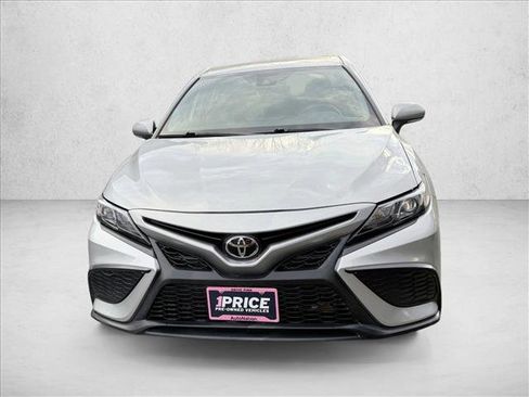 Used 2024 Toyota Camry SE image 2