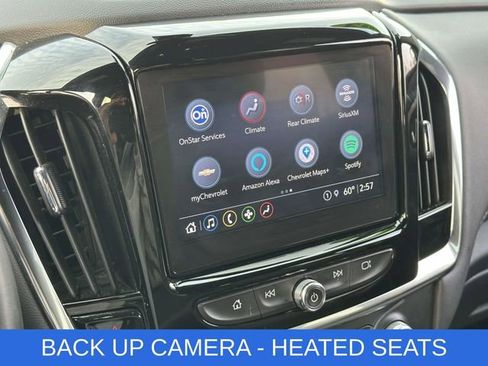 Used 2023 Chevrolet Traverse LT image 3
