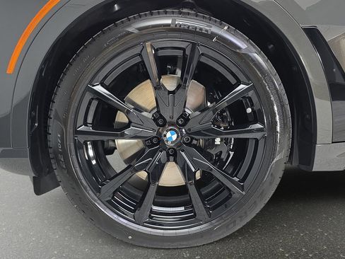 New 2026 BMW X7 M60i image 33