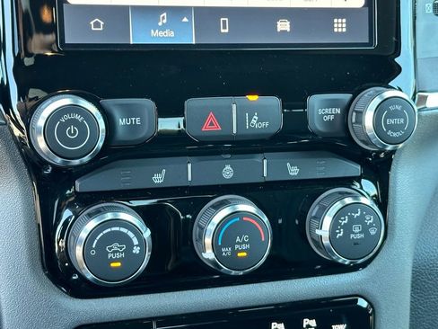 Used 2025 RAM 1500 Big Horn AWD/4WD image 16