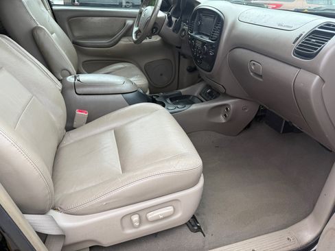 Used 2006 Toyota Sequoia SR5 image 10