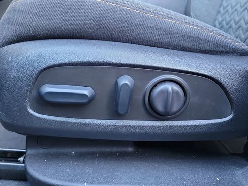 Used 2023 Chevrolet Equinox LT image 9