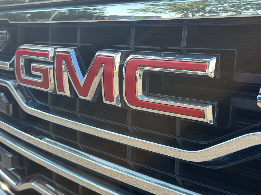 Used 2025 GMC Sierra 1500 SLT AWD/4WD image 12