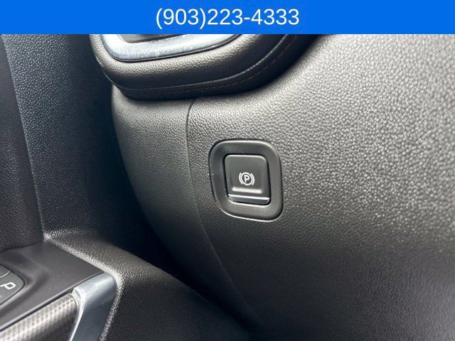 Used 2022 GMC Sierra 2500 AT4 w/ AT4 Preferred Package AWD/4WD image 23
