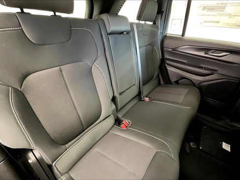 New 2025 Jeep Grand Cherokee Laredo X image 10