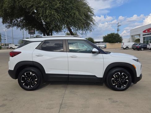 Certified 2023 Chevrolet TrailBlazer LT FWD image 2