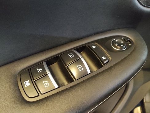 Used 2019 INFINITI QX50 Luxe w/ Navigation Package AWD/4WD image 27