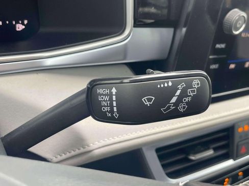 New 2026 Volkswagen Taos SE image 23