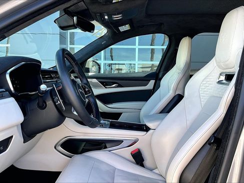 Used 2021 Jaguar F-PACE SVR image 4