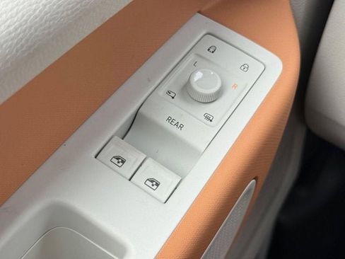 New 2025 Volkswagen ID. Buzz Pro S Plus image 15