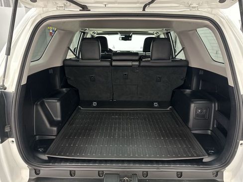 Used 2023 Toyota 4Runner SR5 Premium w/ Moonroof Package AWD/4WD image 39