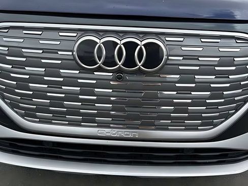 Used 2023 Audi Q4 e-tron Prestige w/ 20" Wheel Package AWD/4WD image 11