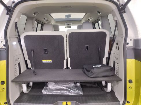 New 2025 Volkswagen ID. Buzz 1st Edition AWD/4WD image 18