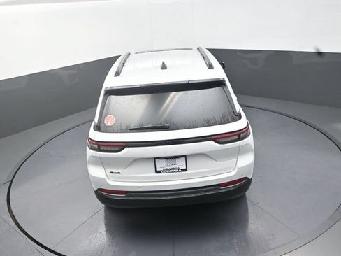 New 2026 Jeep Grand Cherokee Altitude AWD/4WD image 16