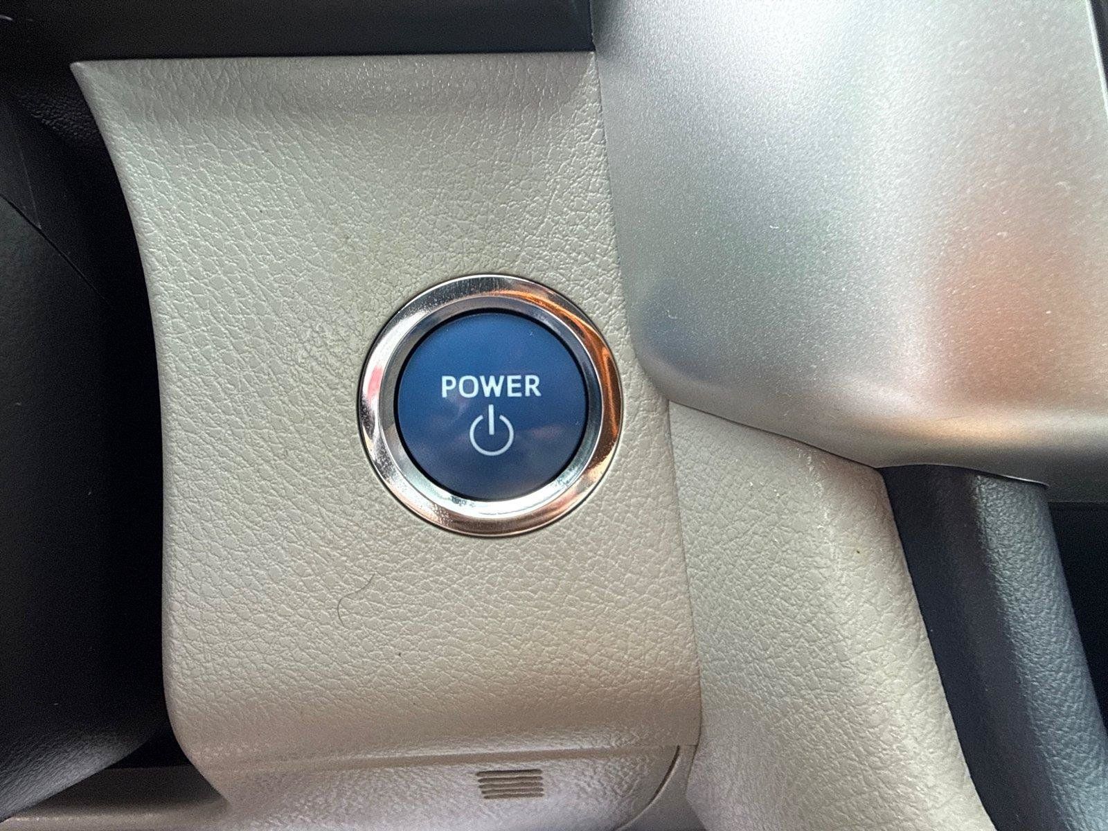 Used 2019 Toyota Highlander XLE AWD/4WD image 17