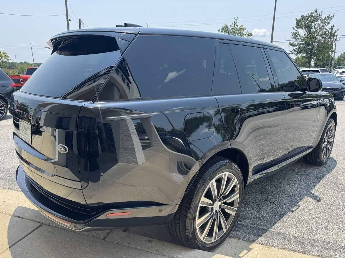 Used 2023 Land Rover Range Rover SE AWD/4WD image 6