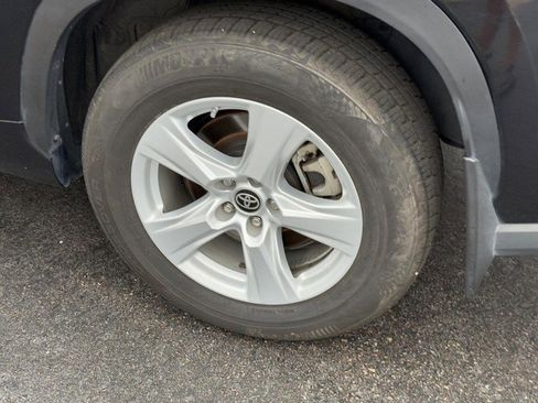 Certified 2023 Toyota Highlander LE image 8