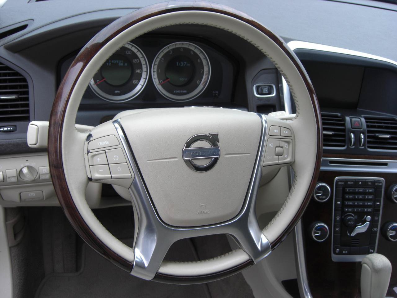 Used 2012 Volvo XC60 3.2 FWD image 11