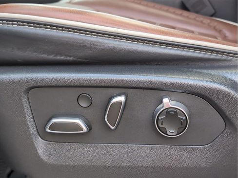 Used 2024 GMC Sierra 3500 Denali Ultimate image 13