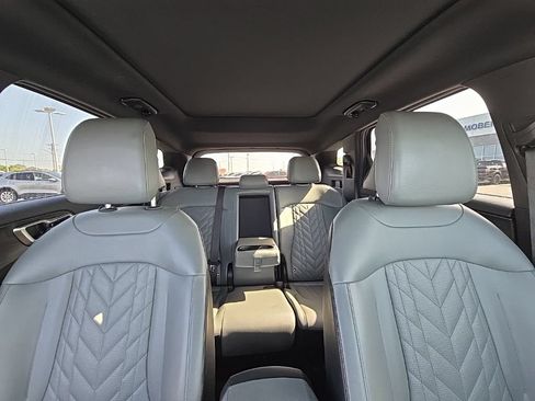 Used 2024 Kia Sportage X-Line w/ X-Line Premium Package AWD/4WD image 40