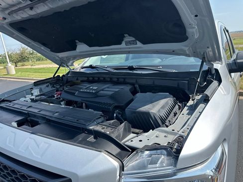 Used 2020 Nissan Titan SV w/ SV Convenience Package AWD/4WD image 42