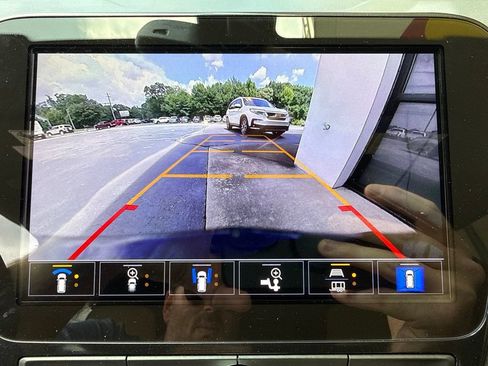 Used 2023 Chevrolet Equinox Premier FWD image 6