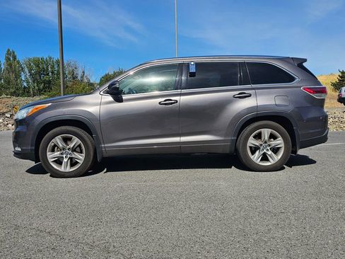 Used 2016 Toyota Highlander Limited Platinum AWD/4WD image 2