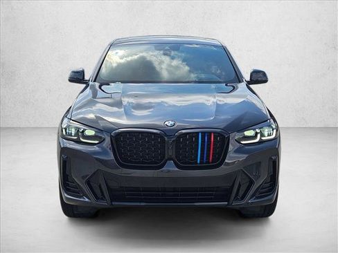 Used 2025 BMW X4 xDrive30i AWD/4WD image 2
