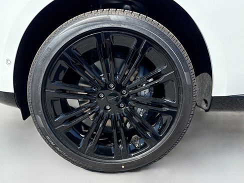 New 2026 Land Rover Range Rover SE image 43