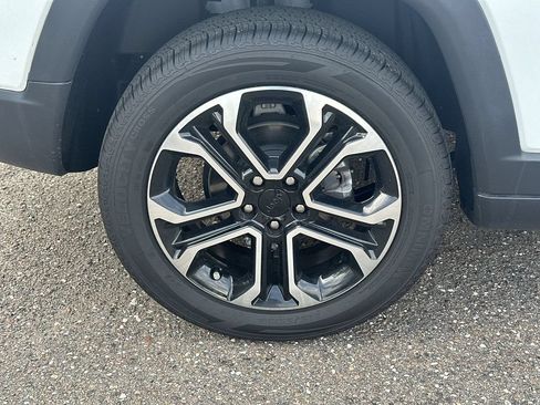 Used 2022 Jeep Compass Limited AWD/4WD image 23