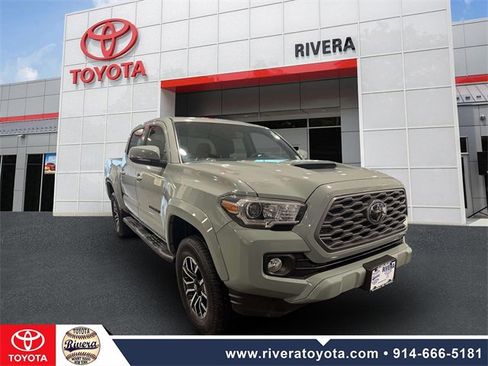 Used 2023 Toyota Tacoma TRD Sport image 2
