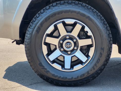 Certified 2024 Toyota 4Runner TRD Off-Road Premium AWD/4WD image 8
