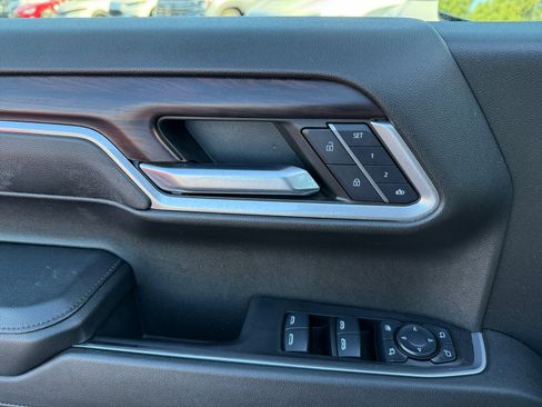 Used 2024 GMC Sierra 1500 SLT image 19