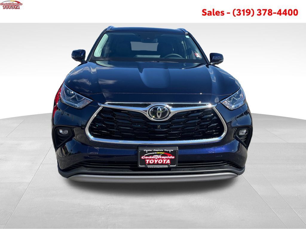 New 2026 Toyota Highlander Platinum AWD/4WD image 9
