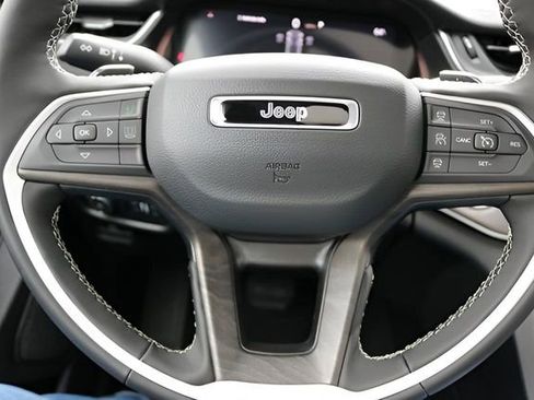 New 2025 Jeep Grand Cherokee Limited image 21