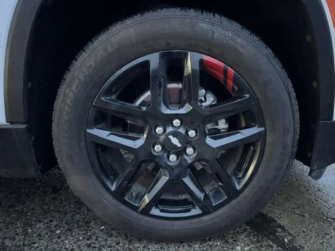 Used 2024 Chevrolet Traverse RS image 52