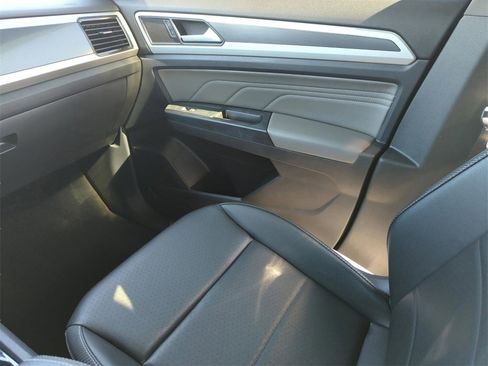 Used 2021 Volkswagen Atlas Cross Sport SEL R-Line image 23