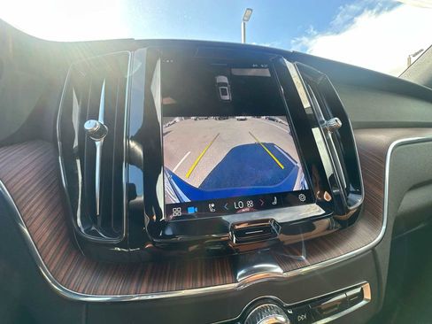 Used 2024 Volvo XC60 T8 Plus w/ Protection Package Premier image 24