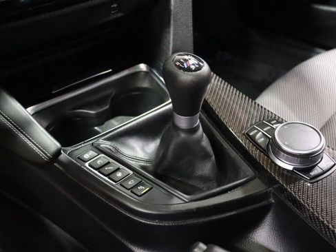 Used 2019 BMW M4 Coupe w/ Executive Package RWD image 57