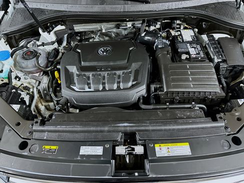 Used 2024 Volkswagen Tiguan Wolfsburg Edition image 27