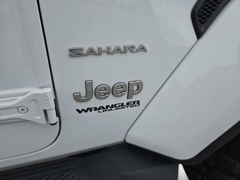 Used 2020 Jeep Wrangler Unlimited Sahara AWD/4WD image 32