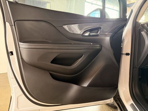 Used 2020 Buick Encore Preferred image 10