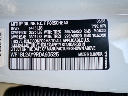 Used 2024 Porsche Cayenne S image 35