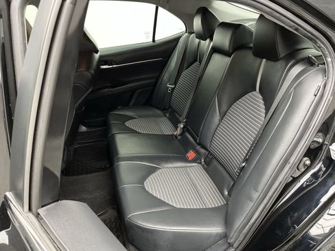 Used 2021 Toyota Camry SE w/ Convenience Package FWD image 10