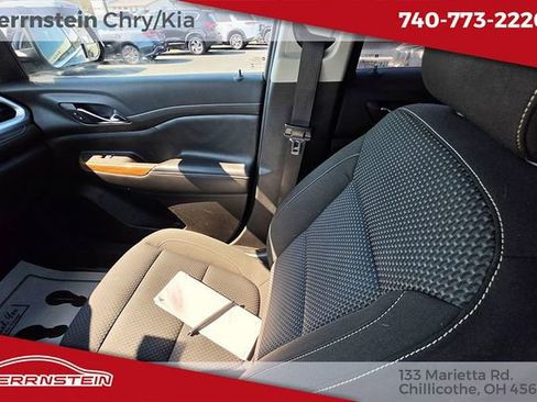 Used 2021 GMC Acadia SLE w/ Driver Convenience Package FWD image 11