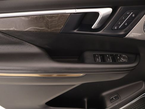 Used 2025 Buick Enclave Avenir FWD image 17
