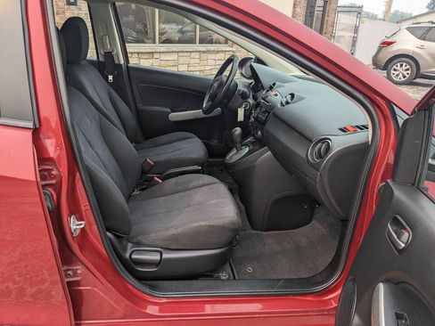 Used 2014 MAZDA MAZDA2 Sport FWD image 14