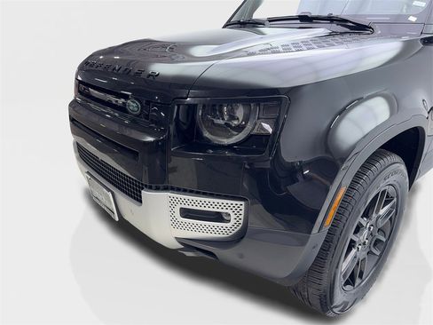 Used 2025 Land Rover Defender 110 S image 13