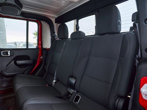 Used 2021 Jeep Gladiator Sport image 29