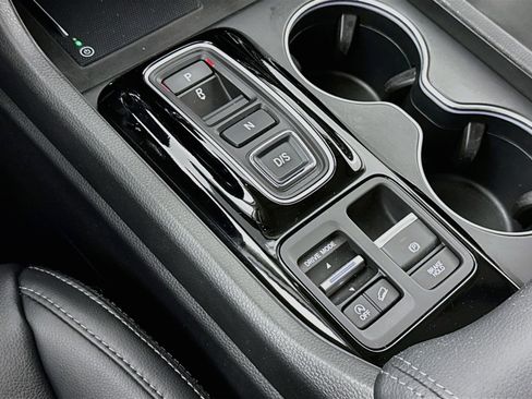 Certified 2023 Honda Pilot Touring image 17
